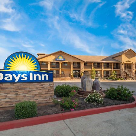 Days Inn By Wyndham Galt - Elk Grove South מראה חיצוני תמונה
