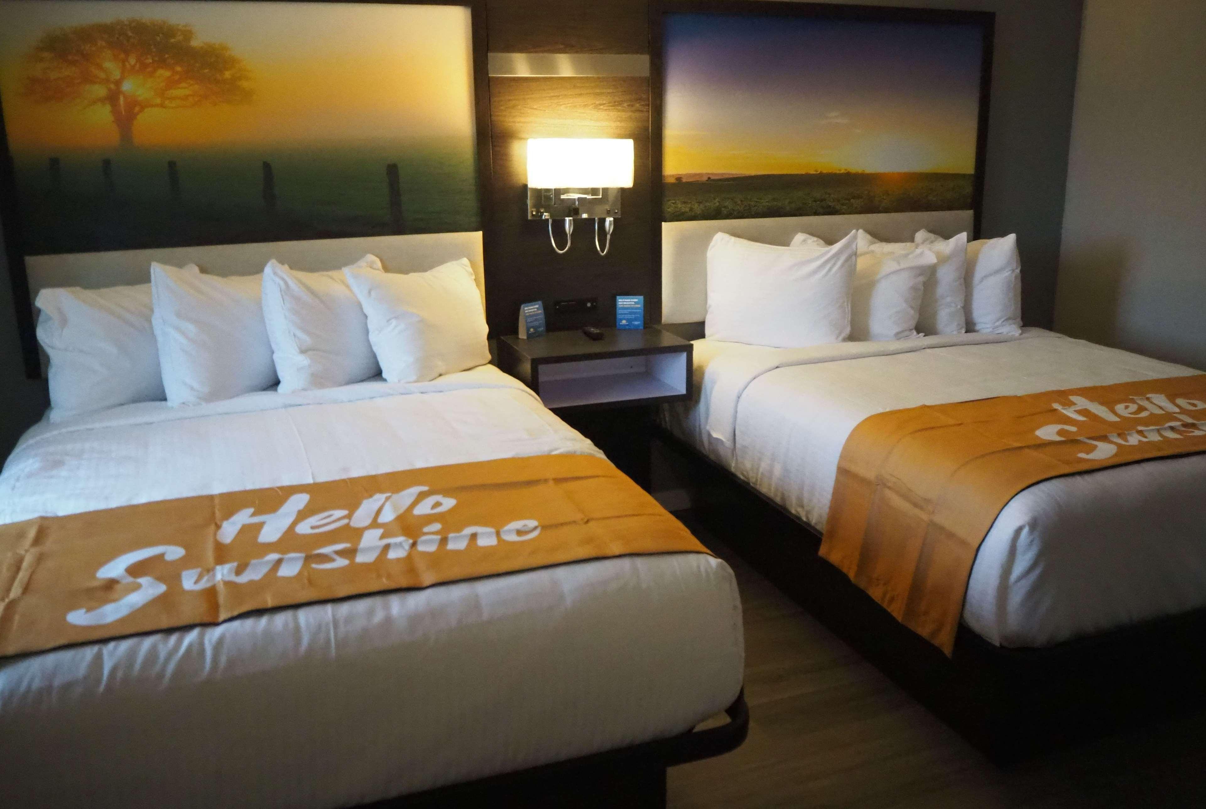 Days Inn By Wyndham Galt - Elk Grove South מראה חיצוני תמונה