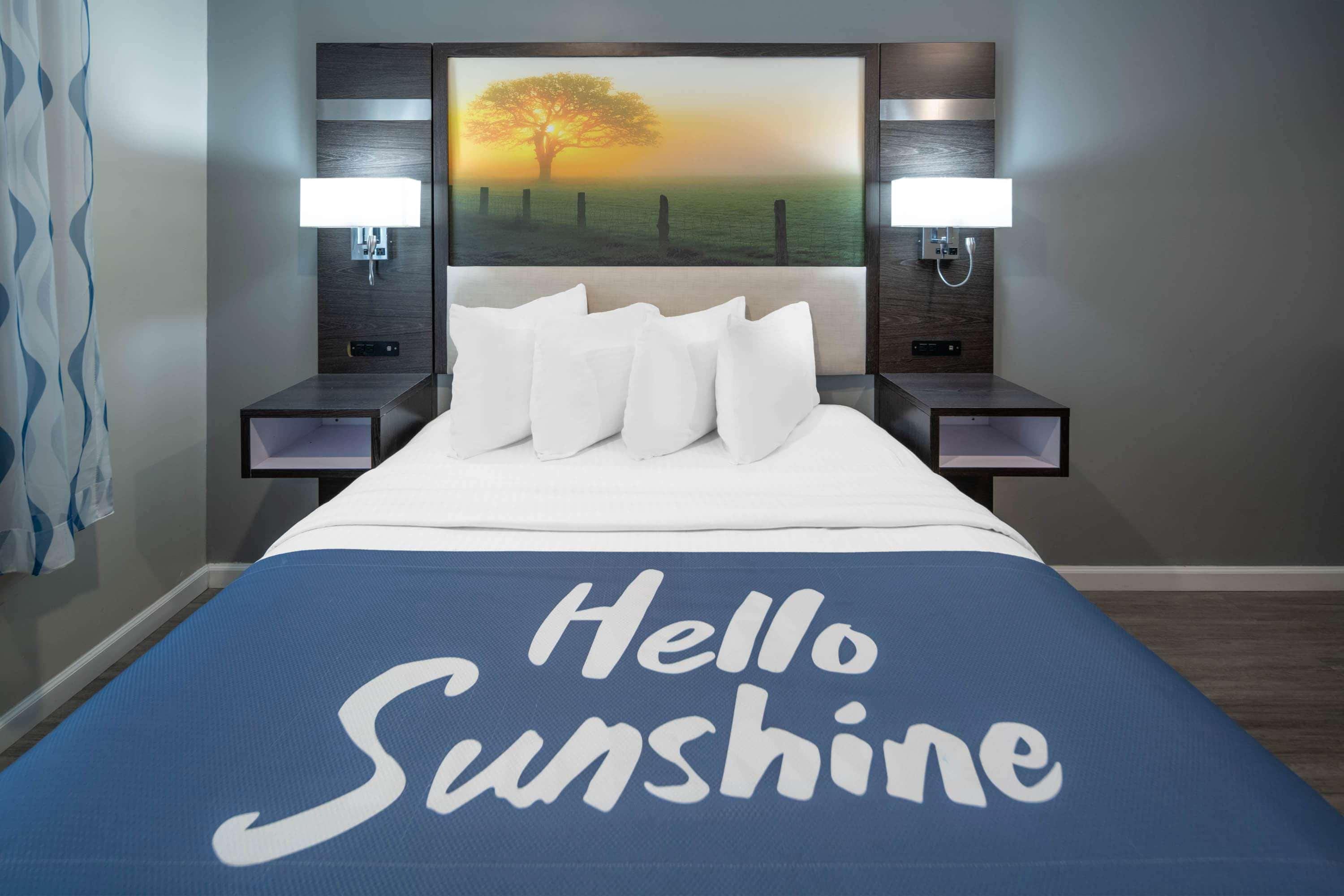 Days Inn By Wyndham Galt - Elk Grove South מראה חיצוני תמונה